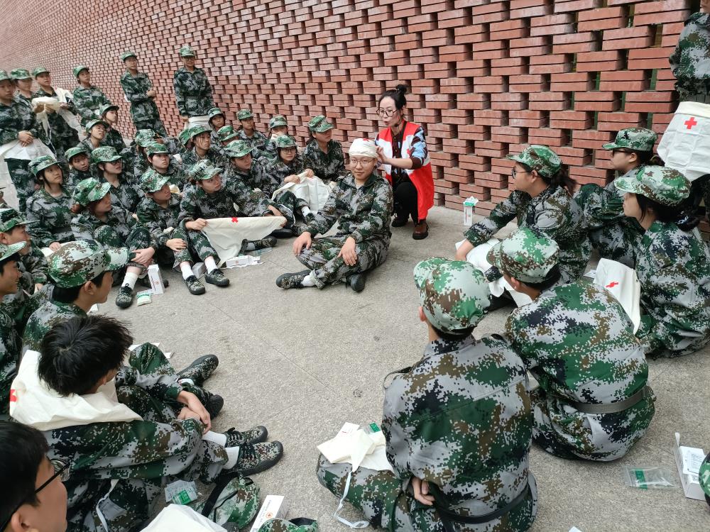 24.10 文理学院救护培训5.jpg