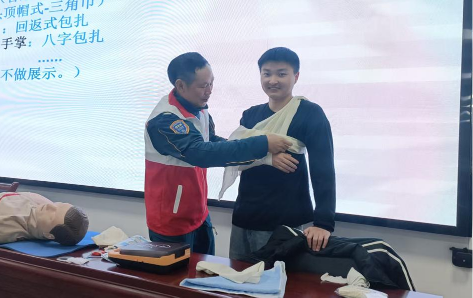 宣汉应急救护进校园.png 宣汉应急救护进校园.png